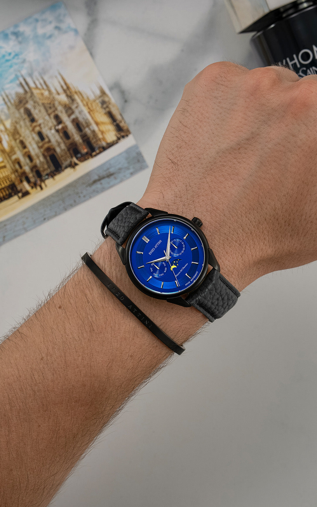 Piazza del Duomo Milano / Swiss Movement