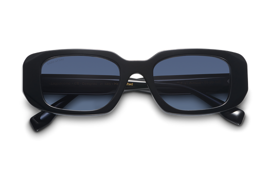 Lago di Como / Black + Dark Black Lens.