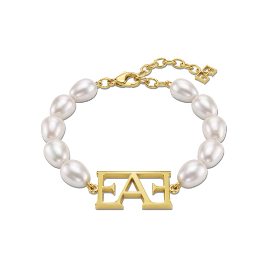 Statement Pearl Bracelet.