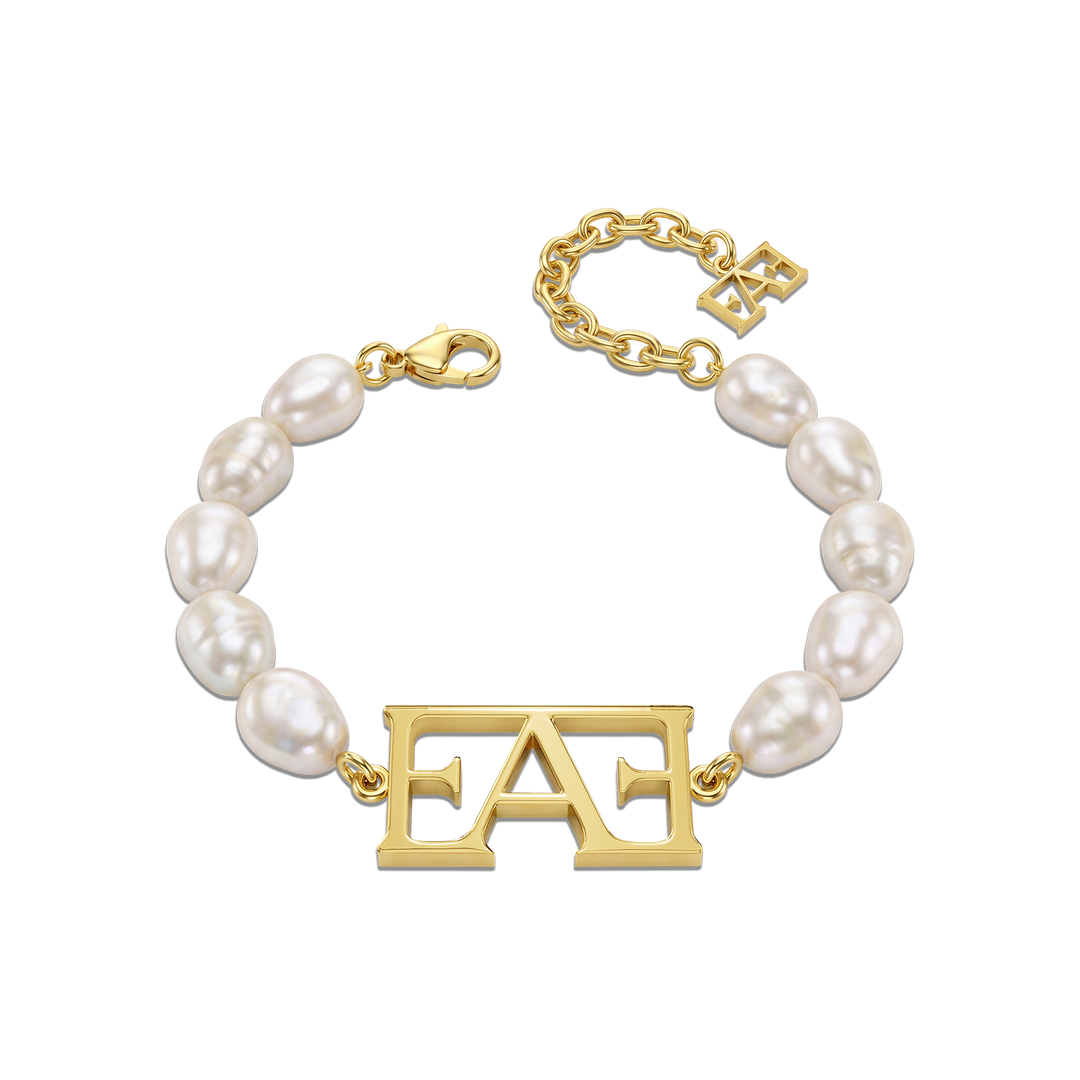 Statement Pearl Bracelet.