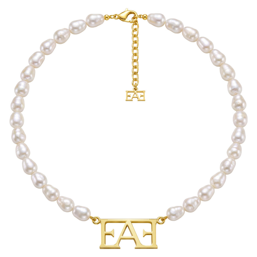 Statement Pearl Necklace.