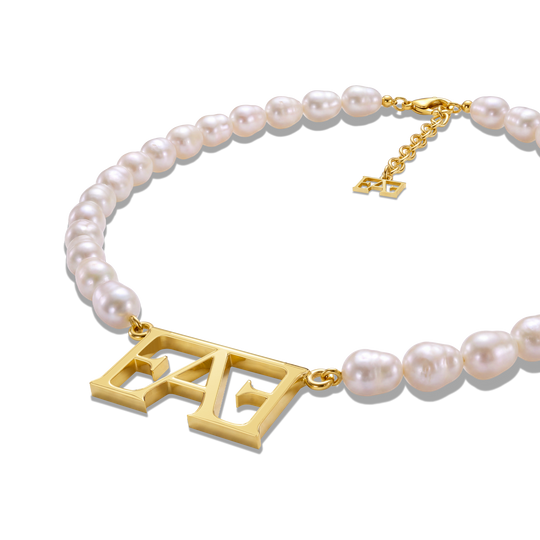 Statement Pearl Necklace.