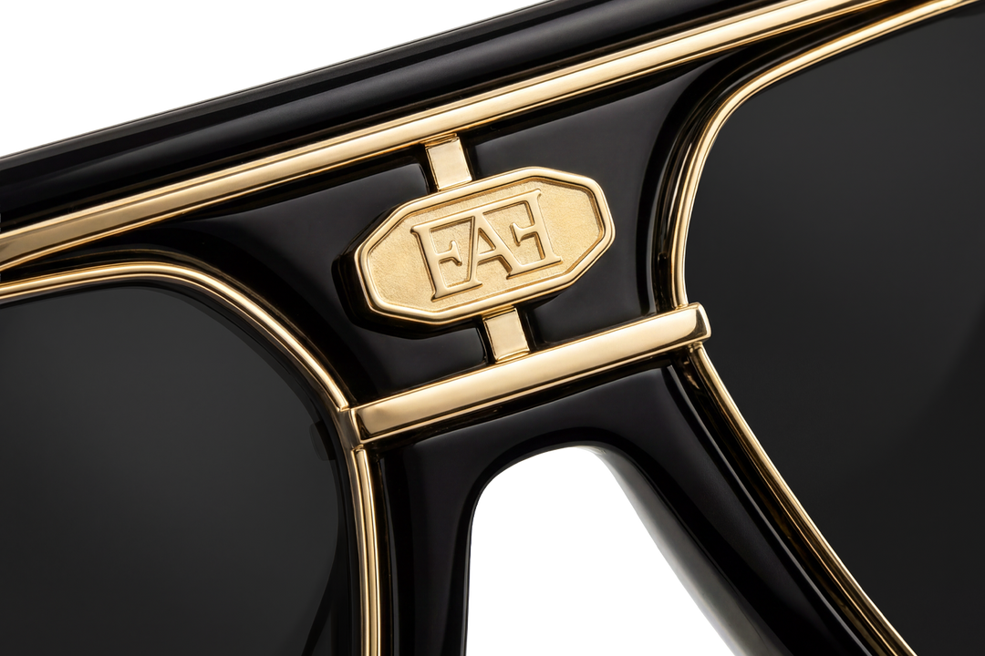 Palazzo Ducezio ll / Black &  Black Lens
